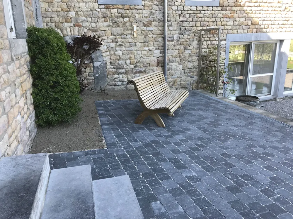 Cour en Stonehedge anthracite — Marlux